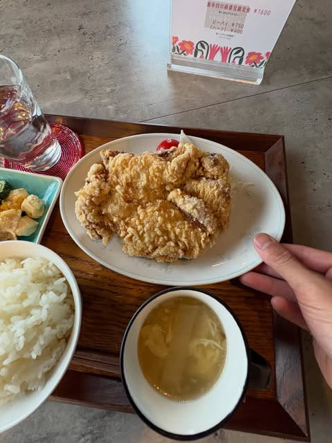ジーパイの定食